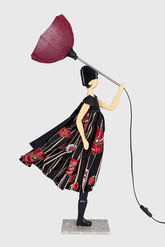 Tischlampe Lampe Frau mit Schirm Ivi von Skitso