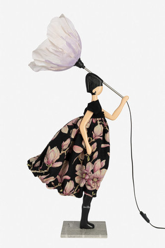 Tischlampe Lampe Frau mit Schirm Delilah von Skitso
