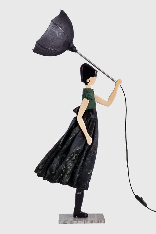 Tischlampe Lampe Frau mit Schirm Beatrice von Skitso