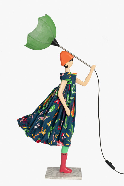 Tischlampe Lampe Frau mit Schirm Ava von Skitso