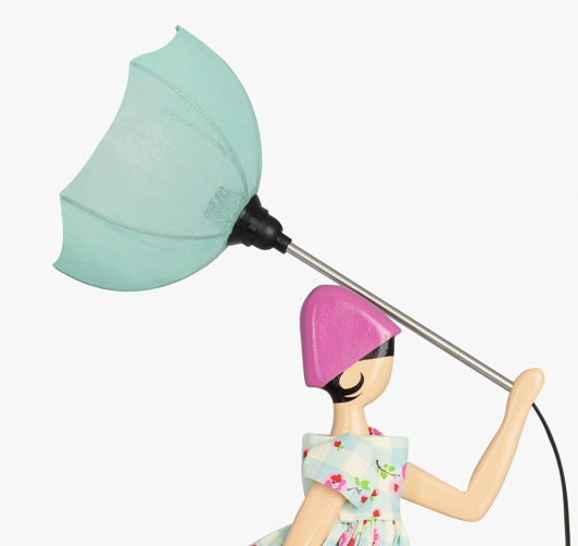 Tischlampe Lampe Frau mit Schirm Loxandra von Skitso