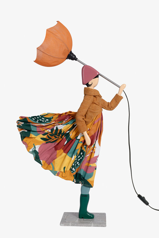 Tischlampe Lampe Frau mit Schirm Lis von Skitso