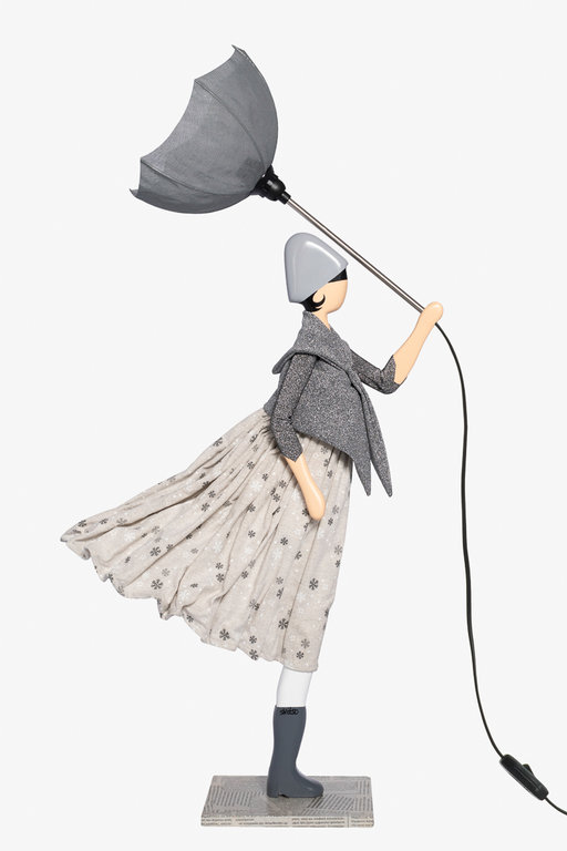 Tischlampe Lampe Frau mit Schirm Astero von Skitso