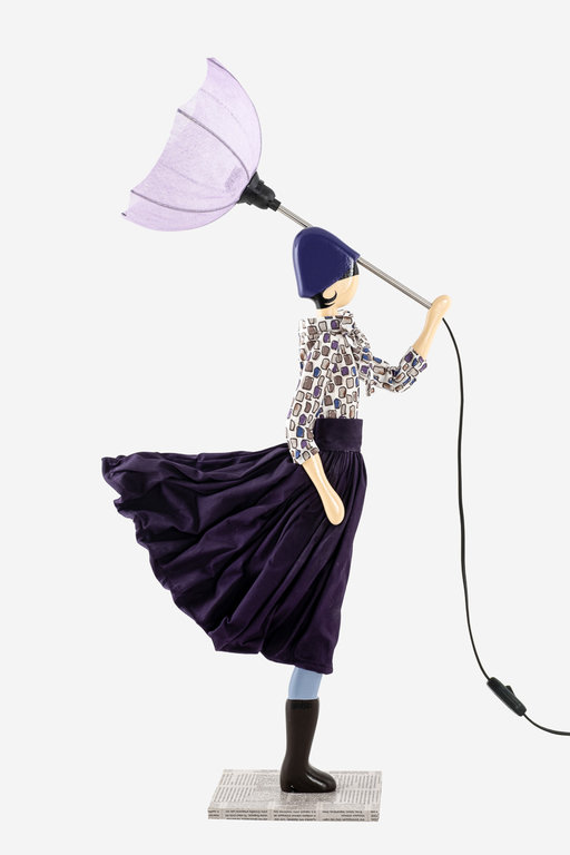 Tischlampe Lampe Frau mit Schirm Agneta von Skitso